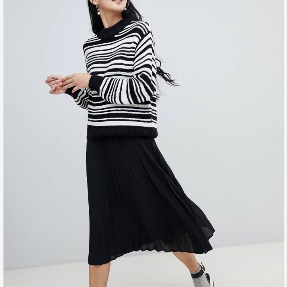 Cozy Knitted Crew Neck Sweater